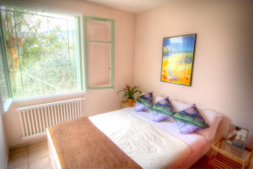 Villa Saint Exupery Gardens Hostel Nice Oda fotoğraf